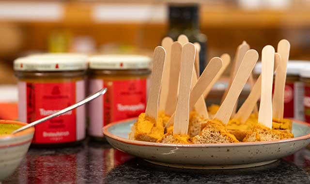 Kosten im Bioladen - Naturkost Neue Wege - Ahnatal Weimar - small