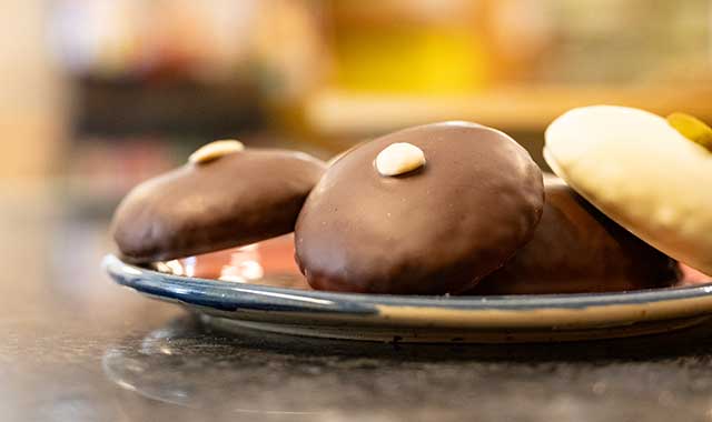 Saisonal und Regional - Back- und Konditoreiwaren im Naturkost Neue Wege - Ahnatal Weimar - small