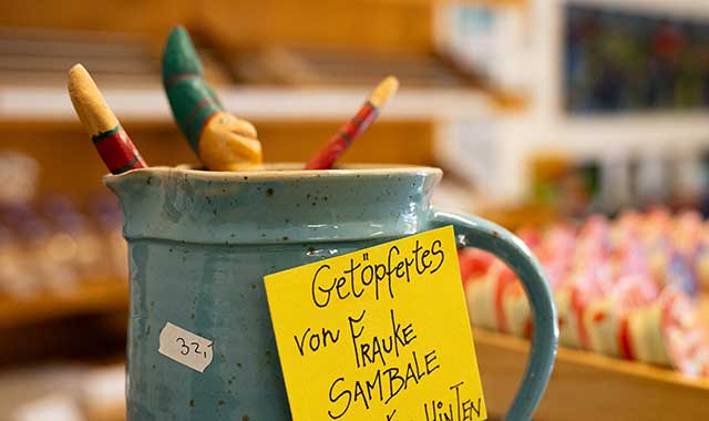 Getöpfertes Fraike Sambale - im Naturkost Neue Wege - Ahnatal Weimar - small